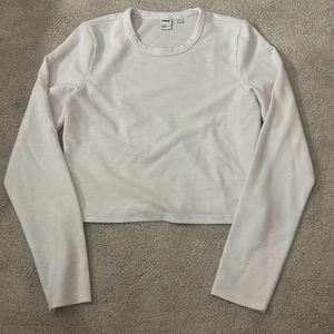 aritzia t-shirt